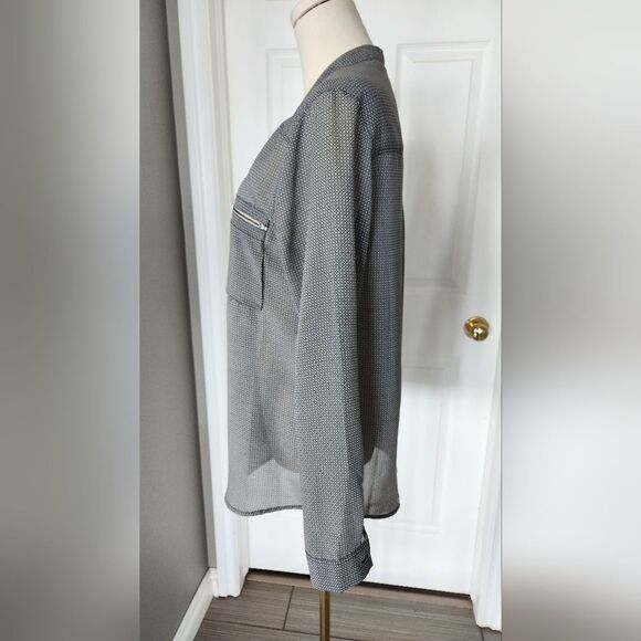 NWOT Banana Republic black and white blouse - Size Medium - Picture 7 of 9